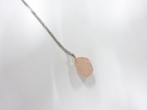 ローズクォーツ　ネックレス